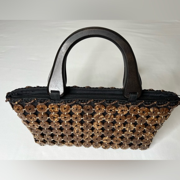 Handmade Coconut shell bag - Picture 9 of 9